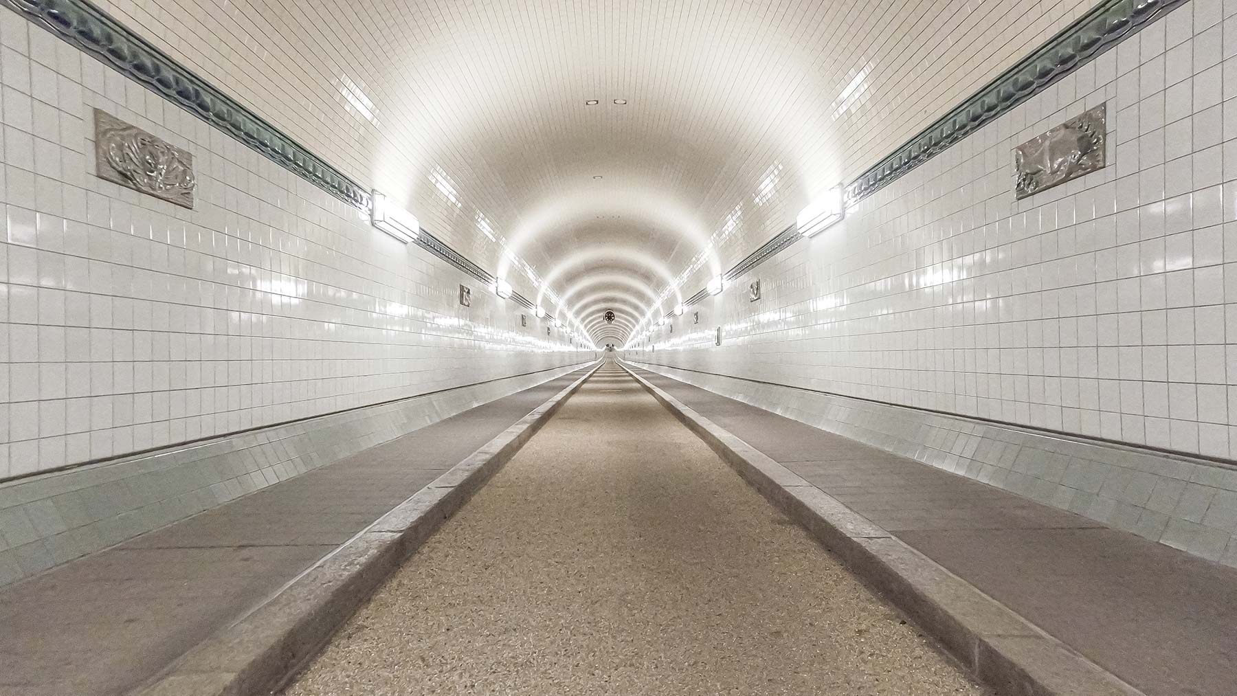 St. Pauli Elbtunnel MagnaDense