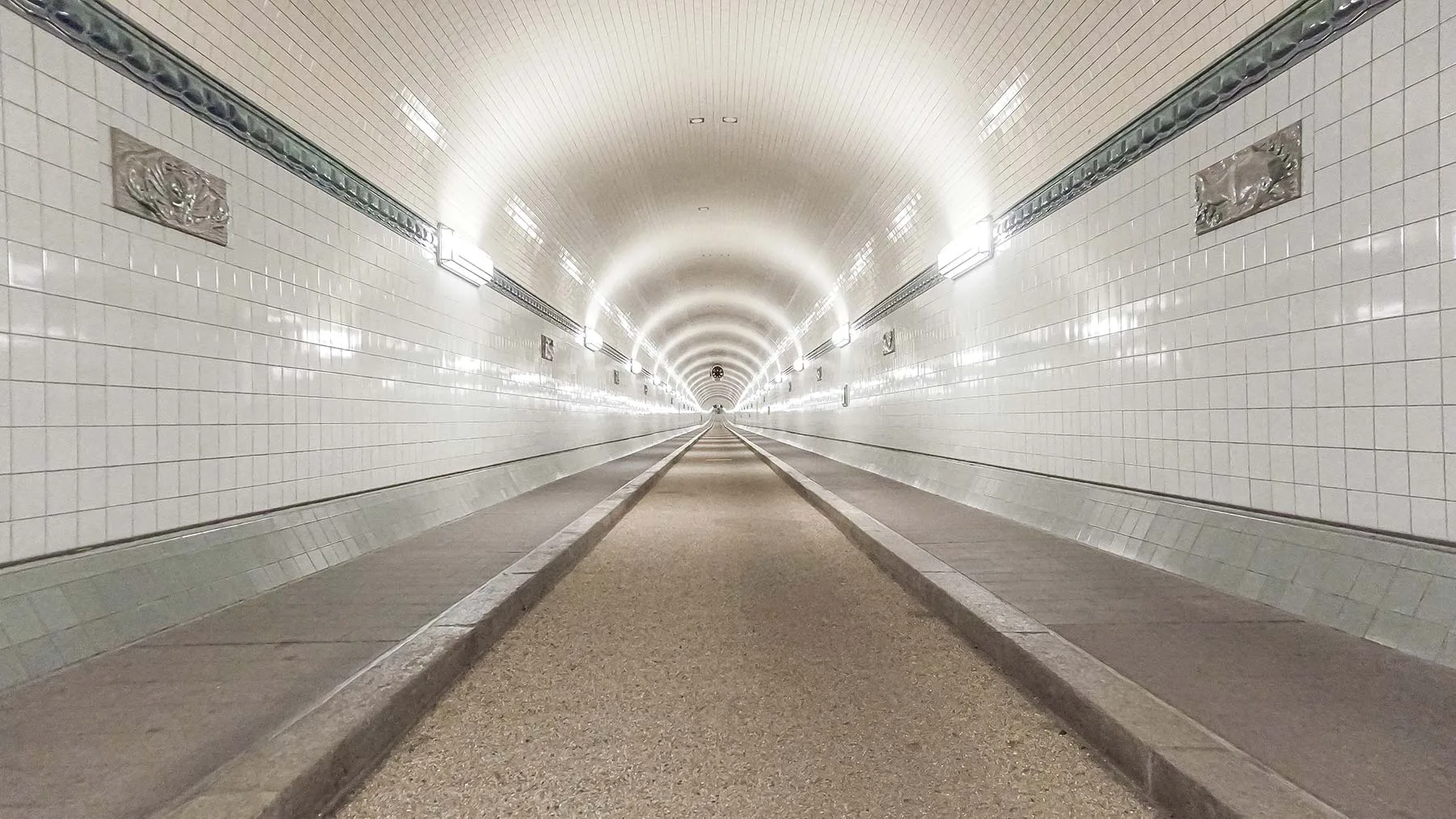 St. Pauli Elbtunnel MagnaDense